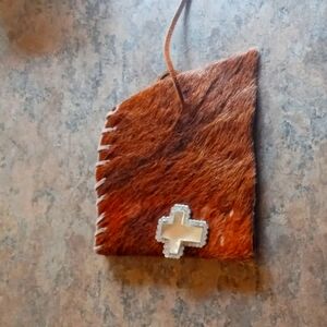 Arm band red cowskin band one size fits all highend with Christian cross beauty